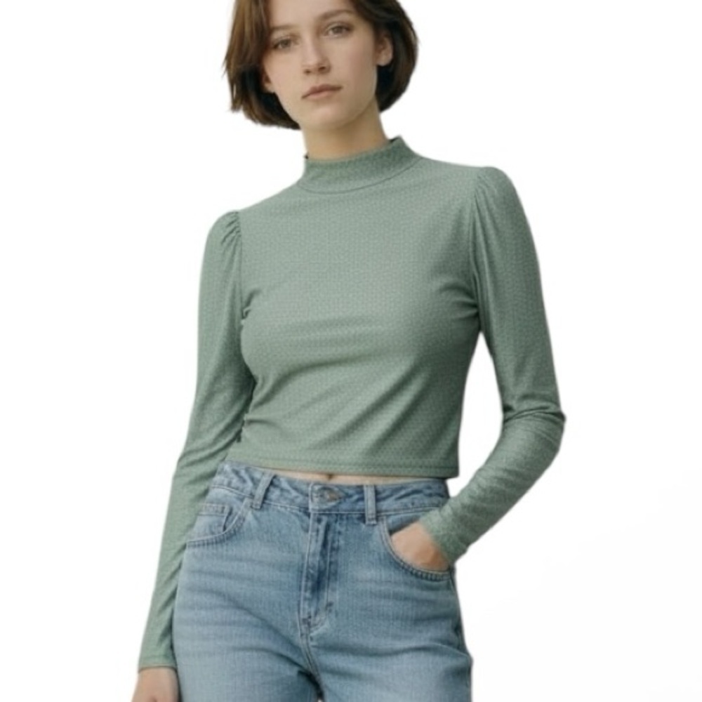Wild Fable Green Long Sleeve Crop Top